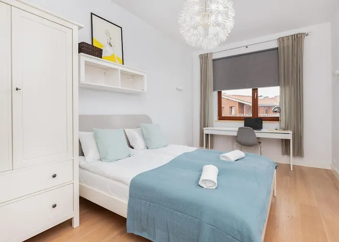 Neptun Park Spacious 3-Bedroom Apartment By Noclegi Renters