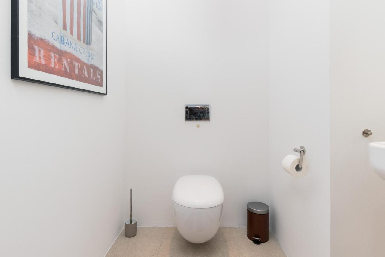 Neptun Park Spacious 3-bedroom By Renters Apartament