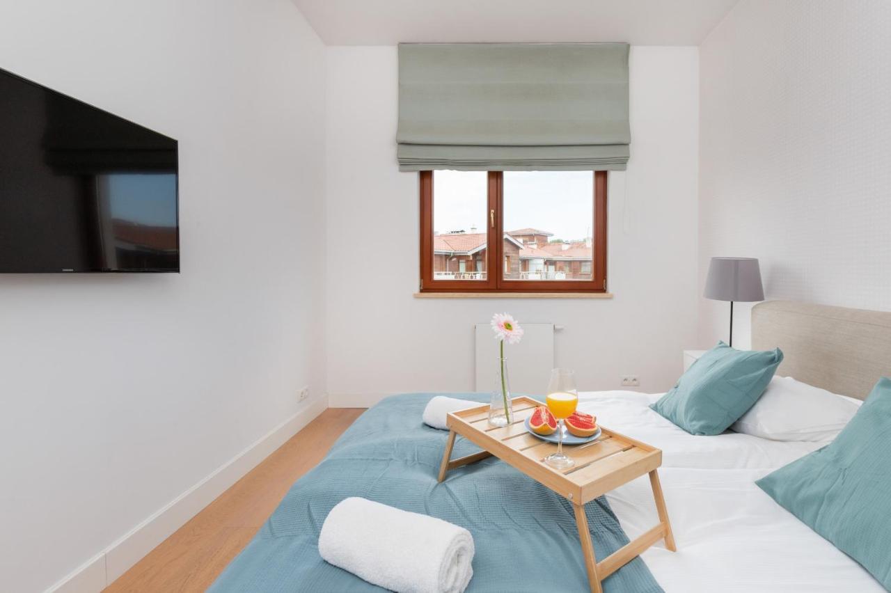 Neptun Park Spacious 3-bedroom By Renters * Gdańsk
