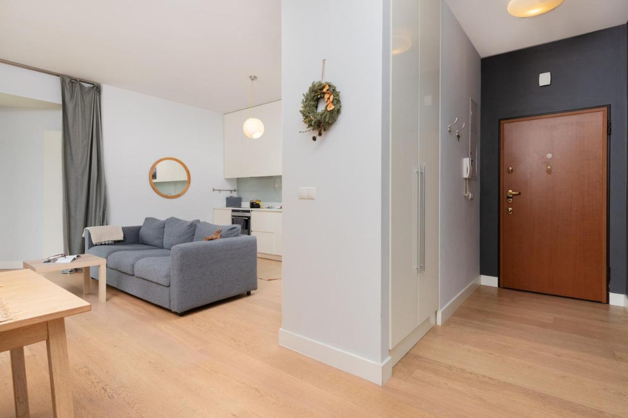 Neptun Park Spacious 3-bedroom By Renters Apartamento